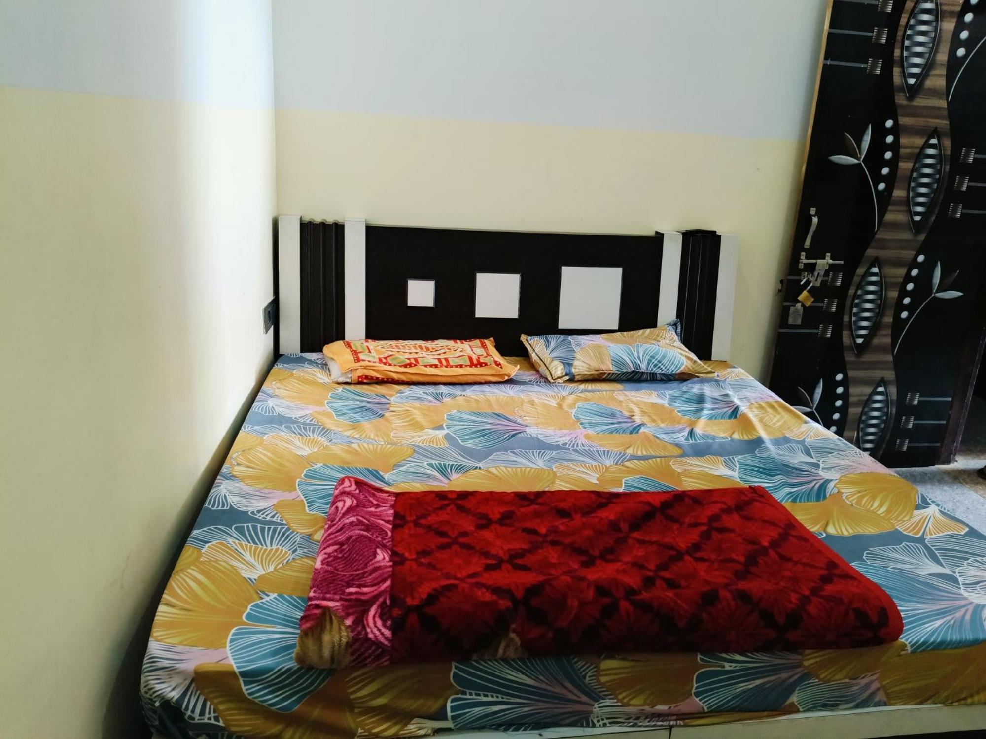 Jai Hanuman Guest House Palsana  Zewnętrze zdjęcie